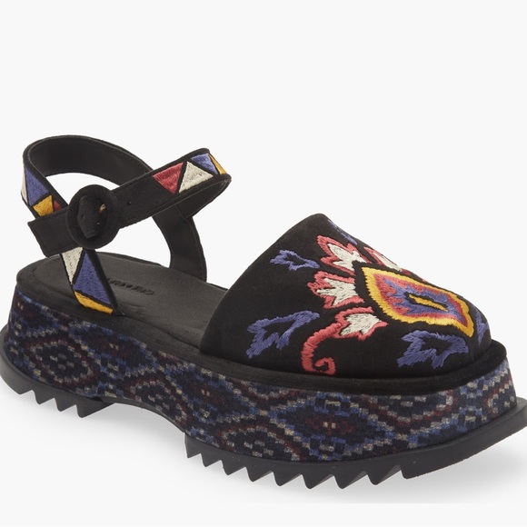 FARM Rio Shoes - FARM Rio Embroidered Platform Shoe In Black Women’s Size 8 New
